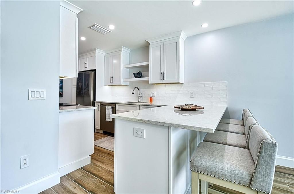 2100 Gulf Shore Blvd N, Unit 107, Naples, FL 34102 Photo