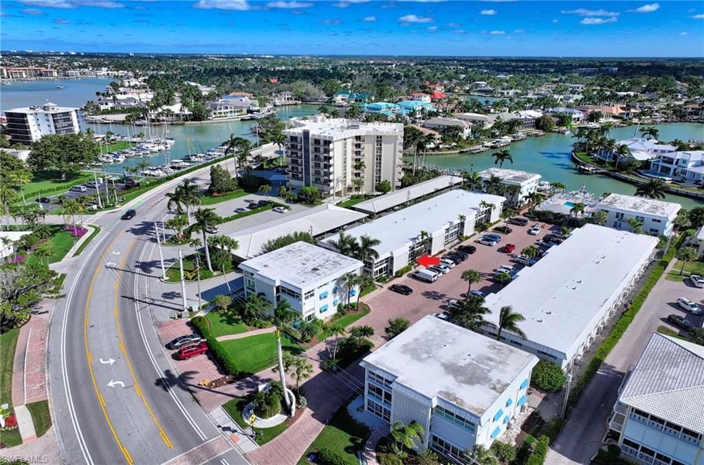 2100 Gulf Shore Blvd N, Unit 107, Naples, FL 34102 Photo
