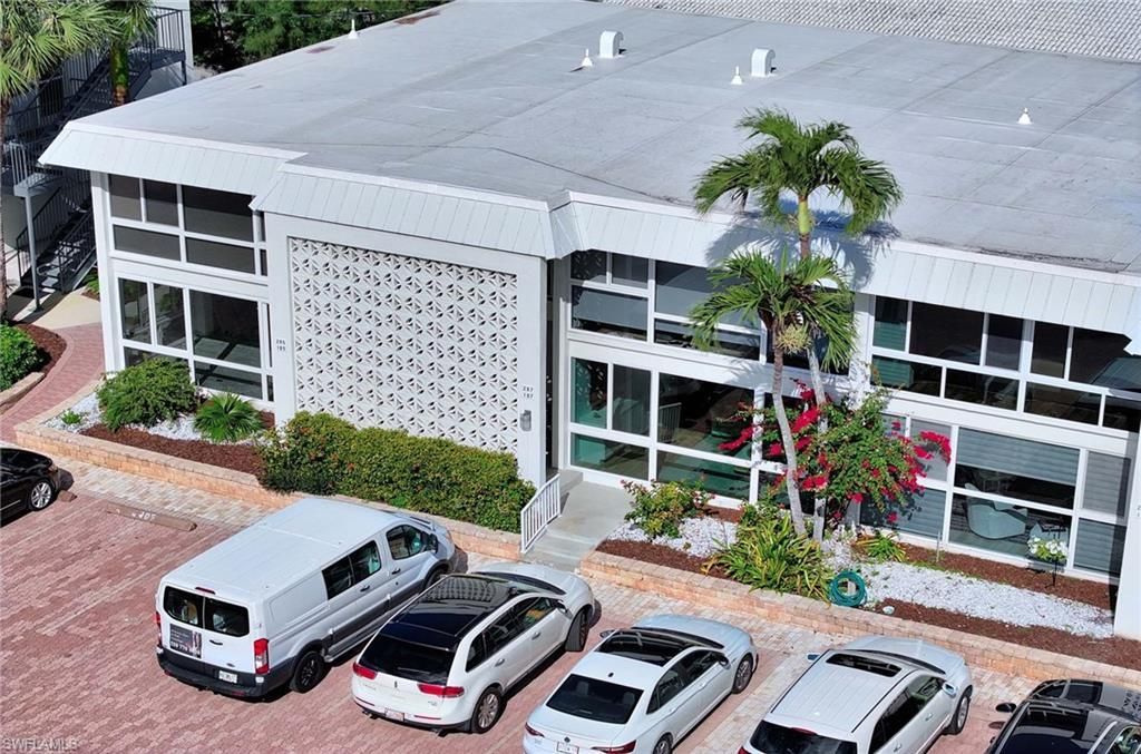 2100 Gulf Shore Blvd N, Unit 107, Naples, FL 34102 Photo