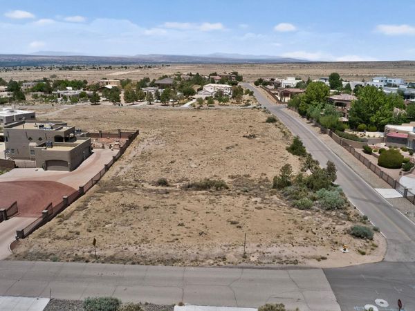 8241 San Diego Avenue NE, Albuquerque, NM 87122