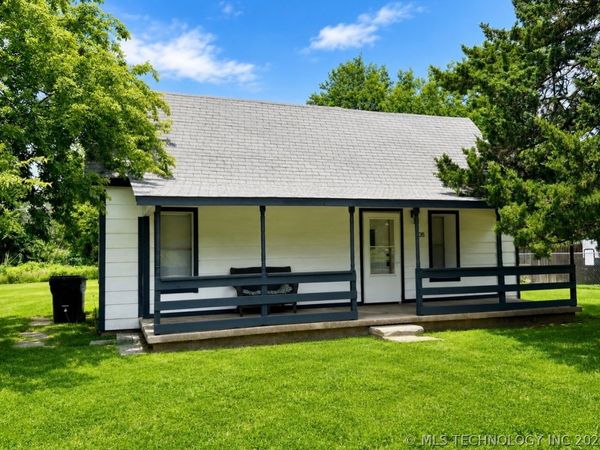 105 S Maytubby Street , Kingston, OK 73439