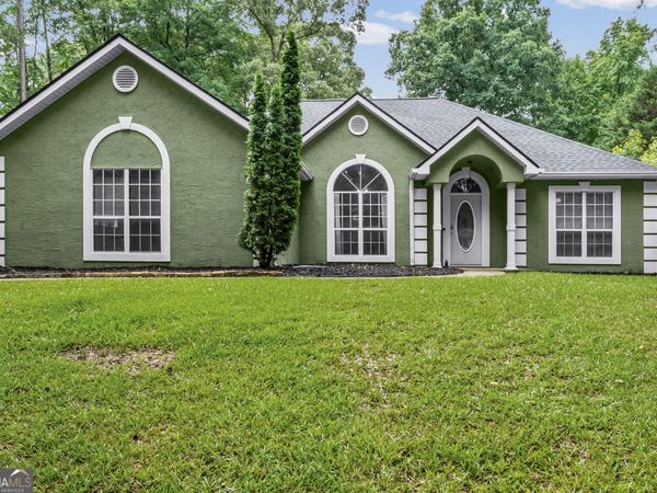 5 Queens Court, Sharpsburg, GA 30277