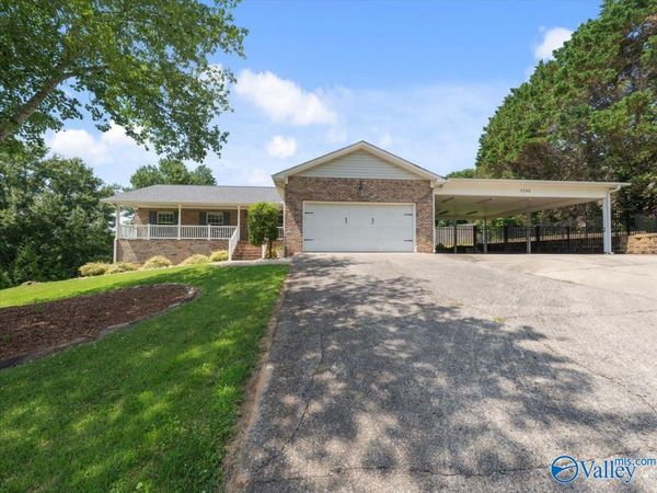 1216 Taylor Mill, Guntersville, AL 35957