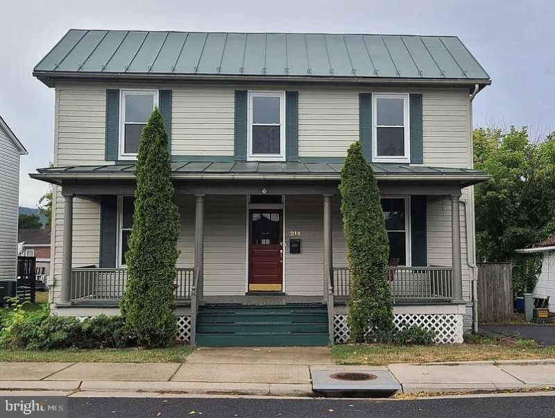 214 E Queen Street , Strasburg, VA 22657 Main Photo