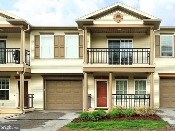 142-F ALMA MATER COURT , STATE COLLEGE, PA 16803
