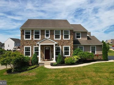 304 BRADDOCK DRIVE, ETTERS, PA 17319