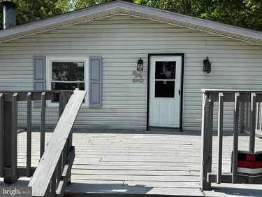 15 SCHOOL ST, BARNESVILLE, PA 18214
