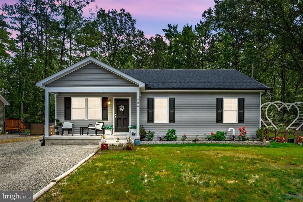 284 Shorewood Drive , Colonial Beach, VA 22443 Main Photo