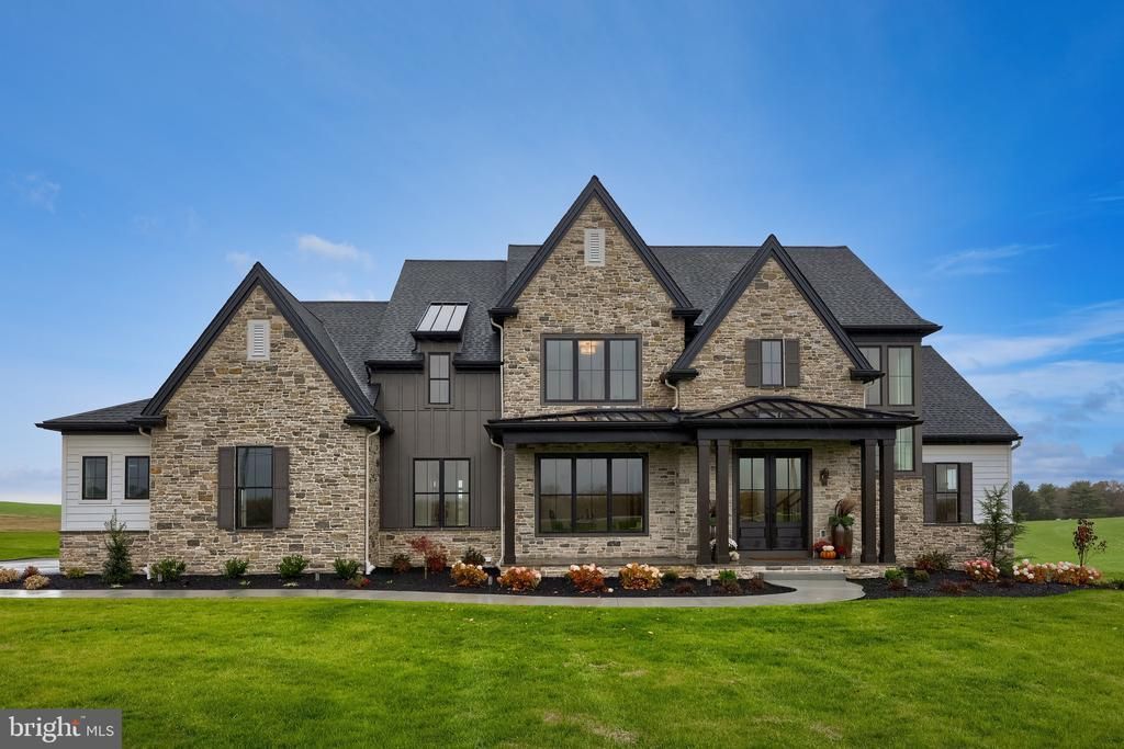 72 BOMBERGER ROAD, LITITZ, PA 17543