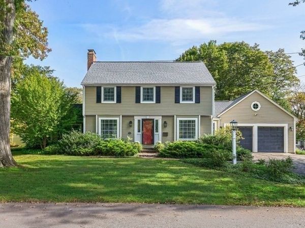 36 Westwood Rd, Shrewsbury, MA 01545