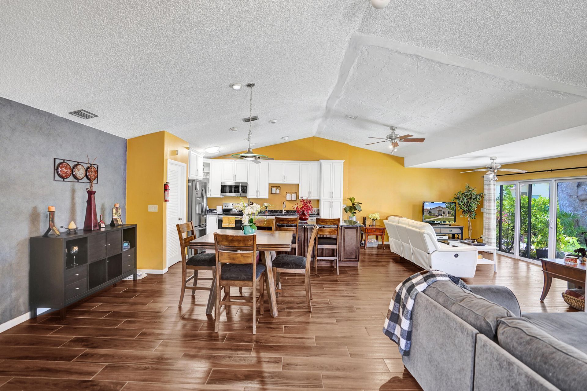 2915 NW 12th Street, Unit D, Delray Beach, FL 33445 Photo