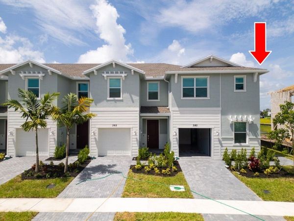 380 SE Crossoak Lane, Port St. Lucie, FL 34984
