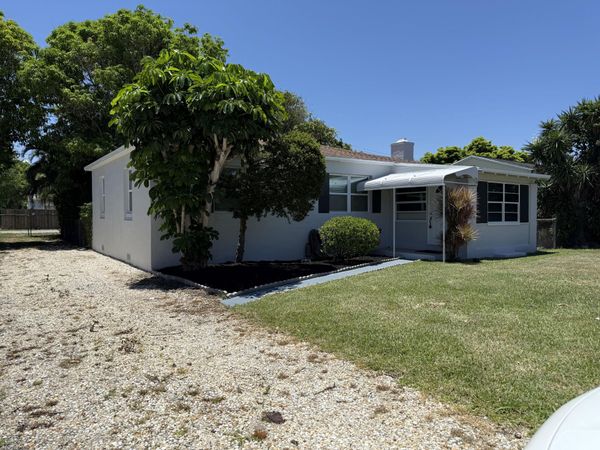 332 S Swinton Avenue S, Delray Beach, FL 33444