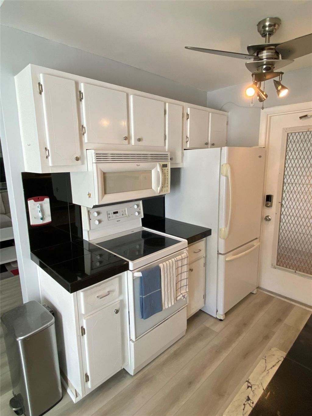 224 Hibiscus Avenue, Unit 253, Lauderdale by the Sea, FL 33308 Photo