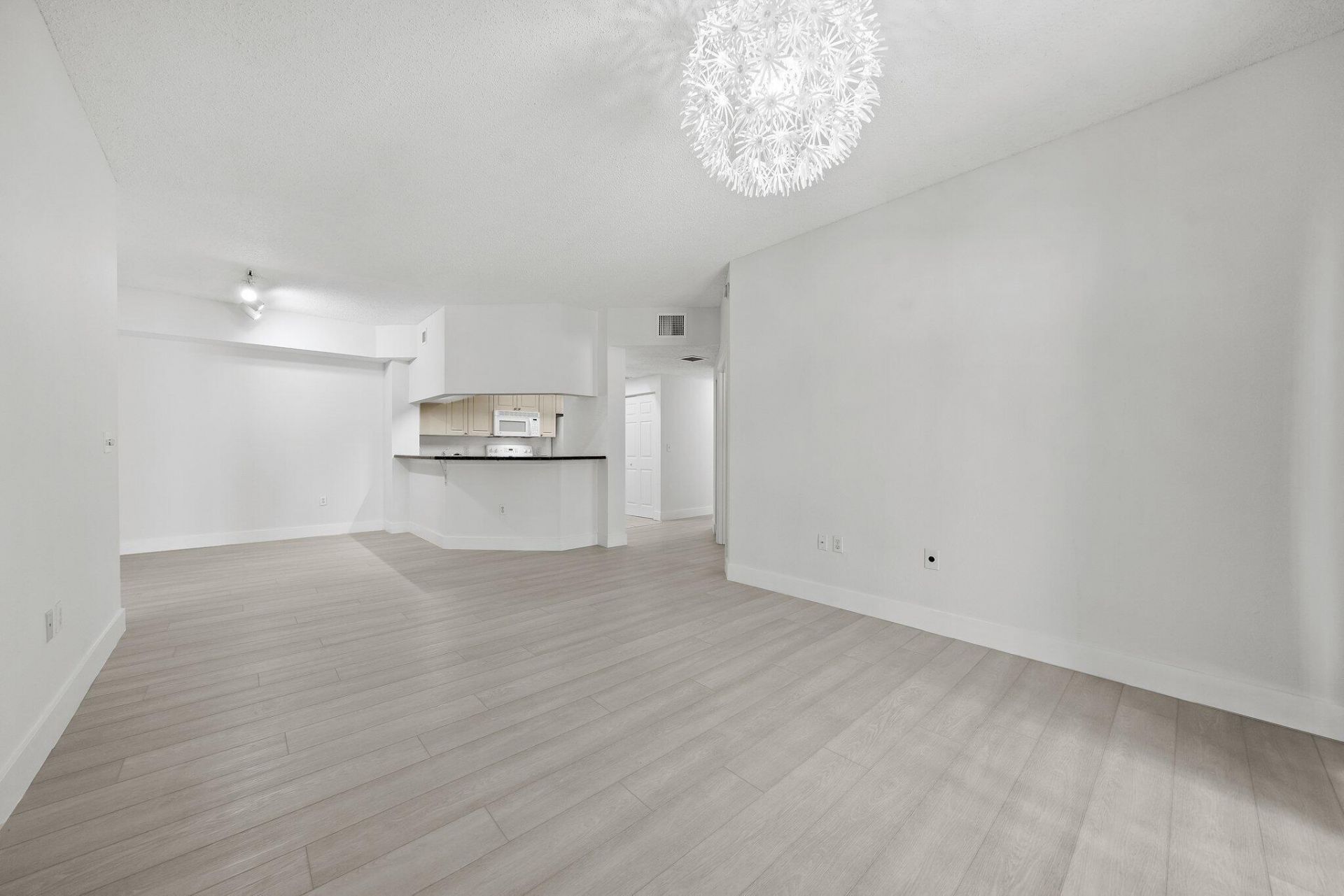 3020 Alcazar Place, Unit 202, Palm Beach Gardens, FL 33410 Photo