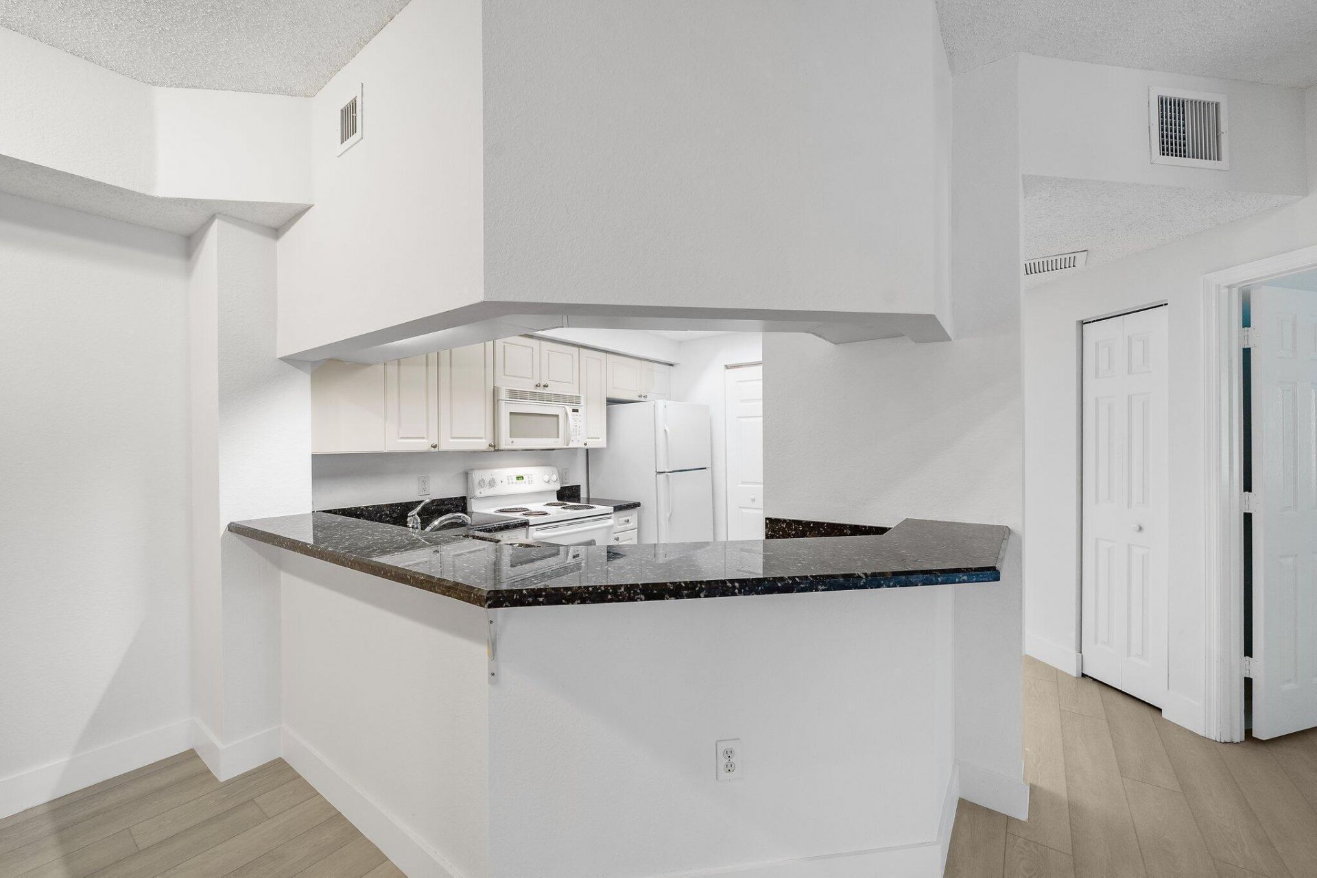 3020 Alcazar Place, Unit 202, Palm Beach Gardens, FL 33410 Photo