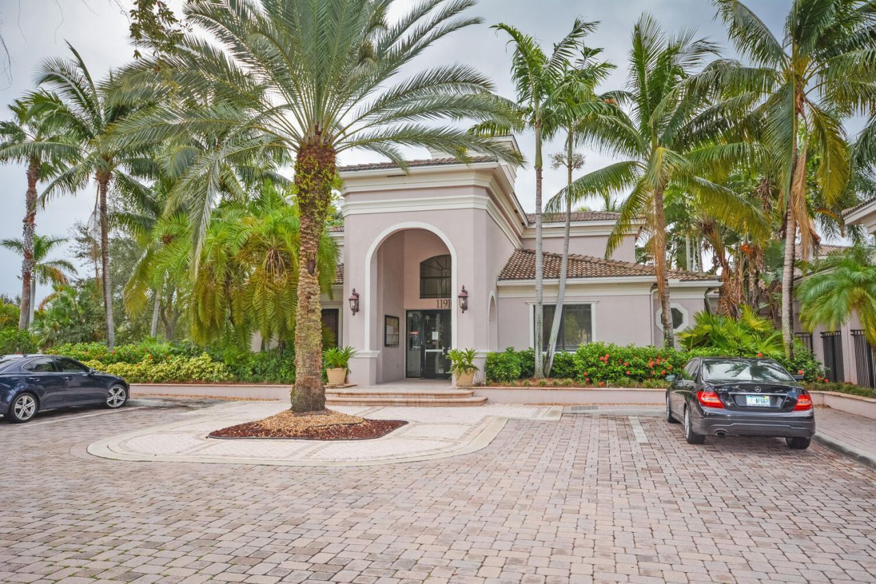 3020 Alcazar Place, Unit 202, Palm Beach Gardens, FL 33410 Photo