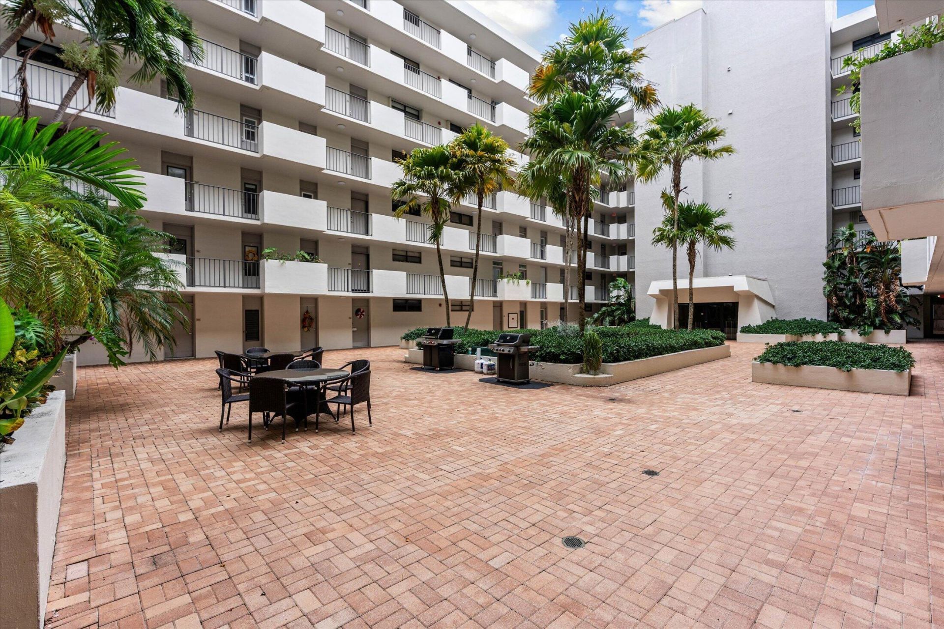 145 S Ocean Avenue, Unit 208, Palm Beach Shores, FL 33404 Photo