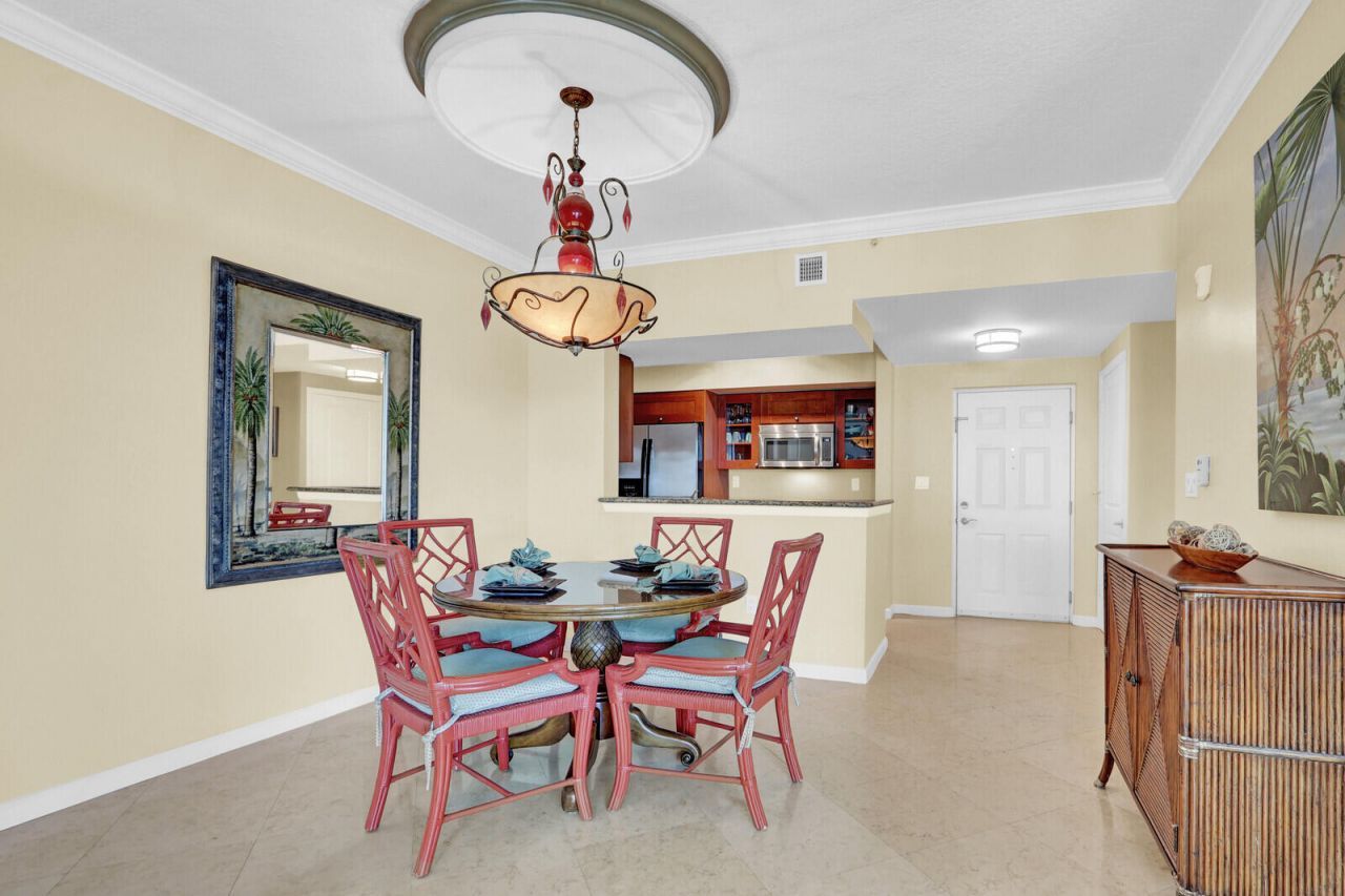 975 NW Flagler Avenue, Unit 206, Stuart, FL 34994 Photo