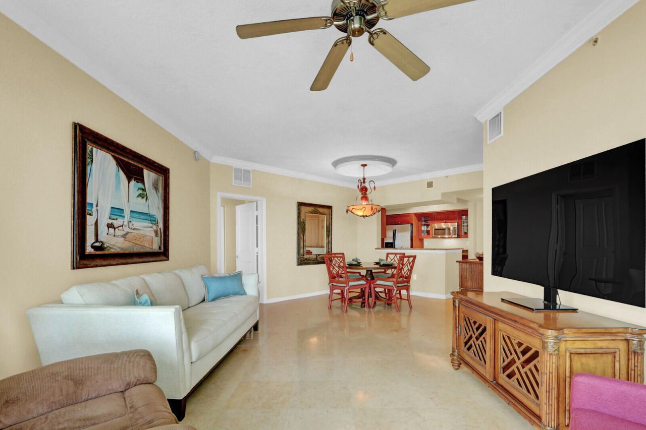 975 NW Flagler Avenue, Unit 206, Stuart, FL 34994 Photo