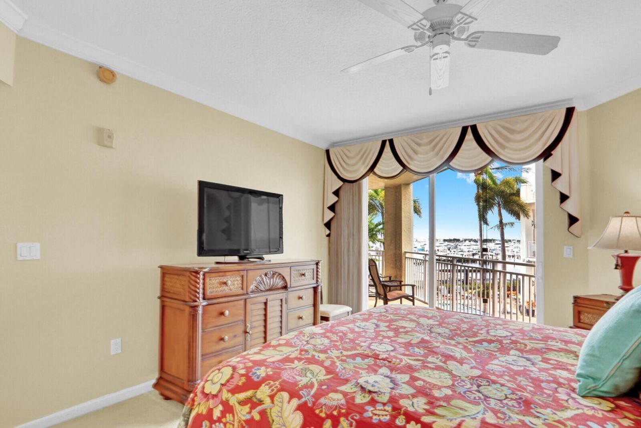 975 NW Flagler Avenue, Unit 206, Stuart, FL 34994 Photo