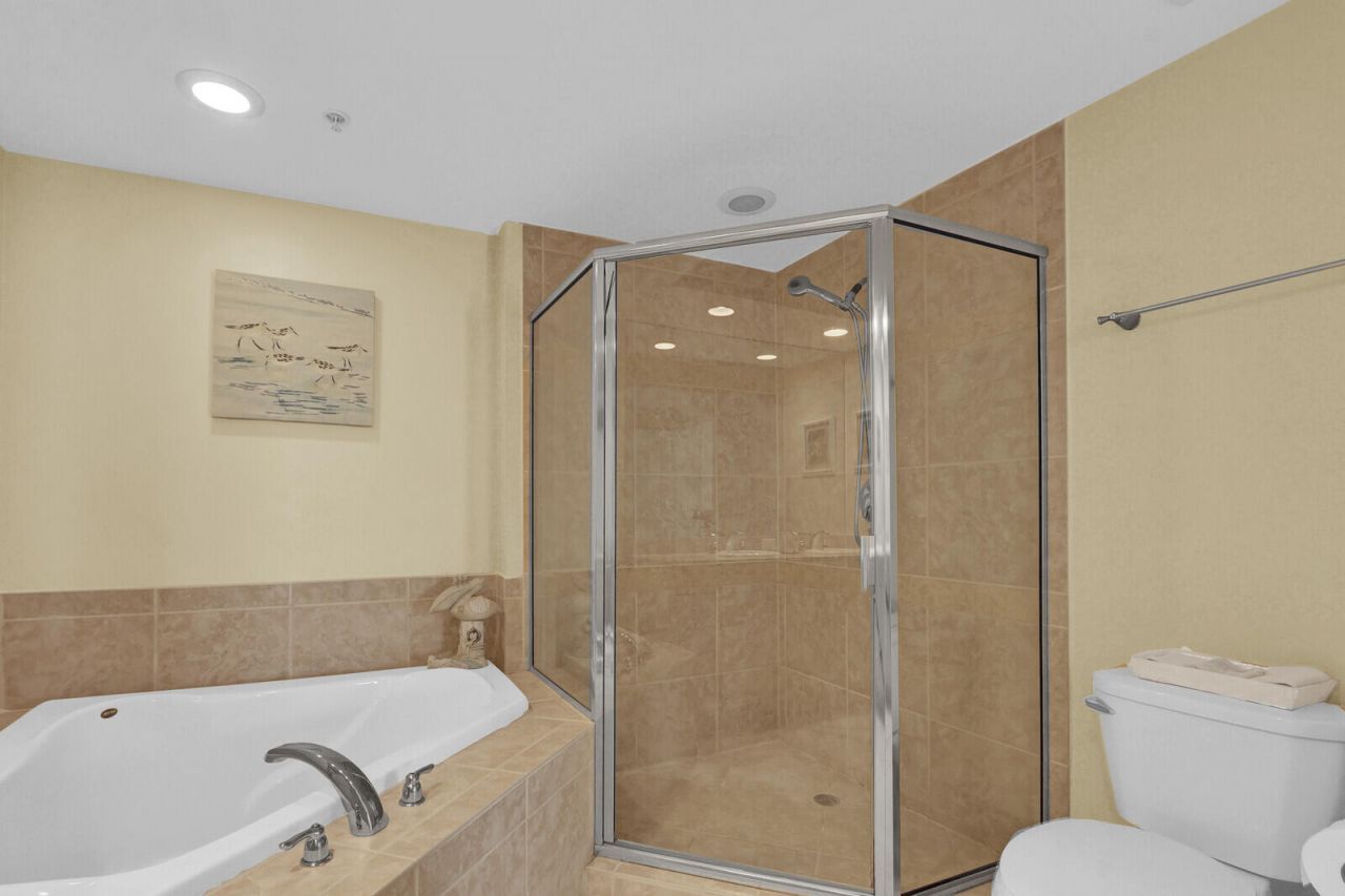 975 NW Flagler Avenue, Unit 206, Stuart, FL 34994 Photo
