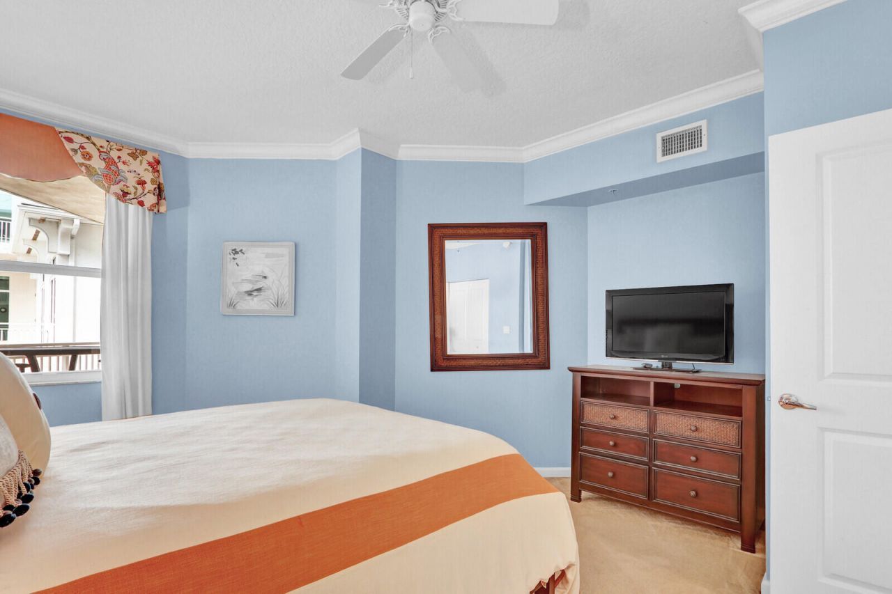 975 NW Flagler Avenue, Unit 206, Stuart, FL 34994 Photo