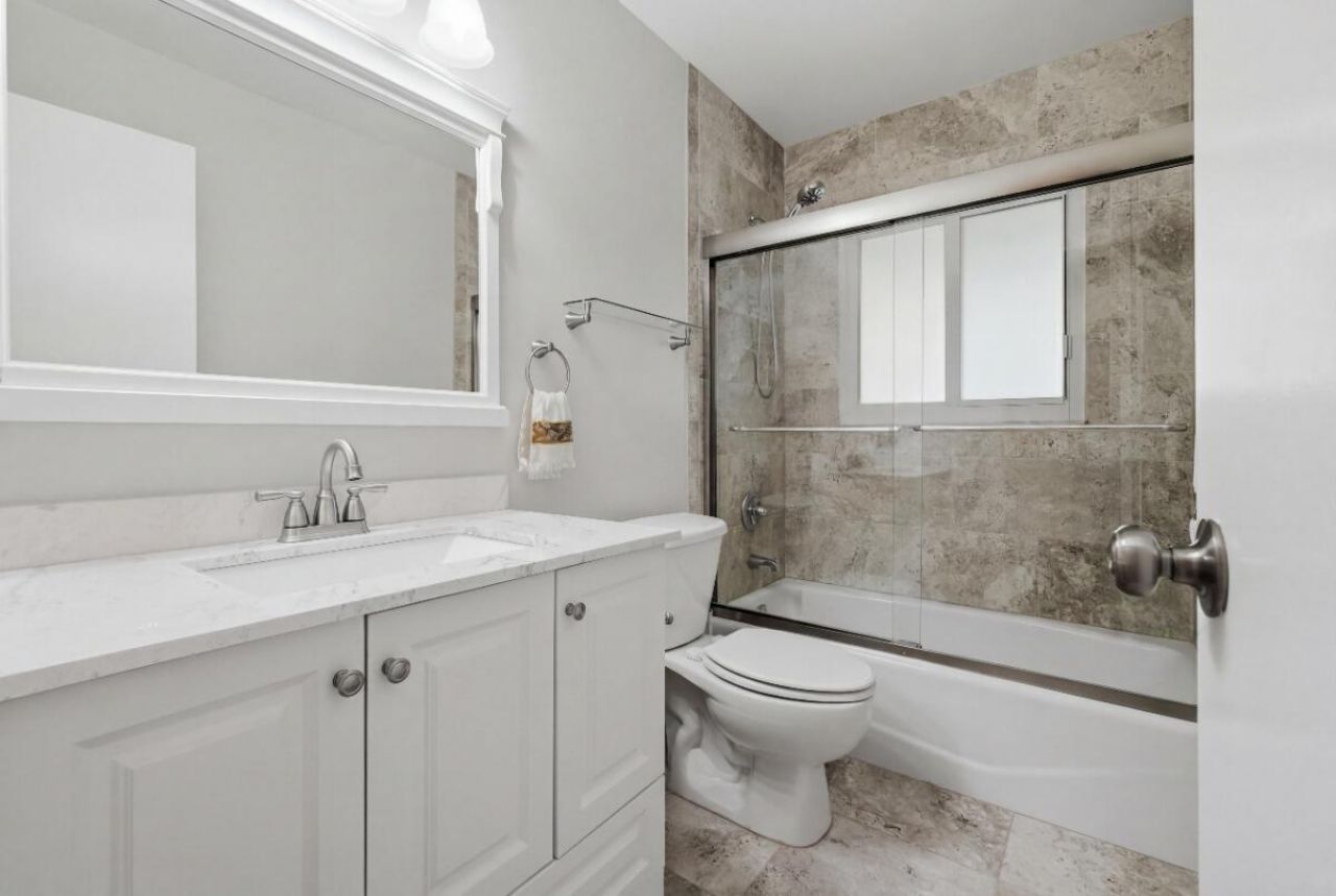 904 W Cypress Lane, Unit V-46, Pompano Beach, FL 33069 Photo