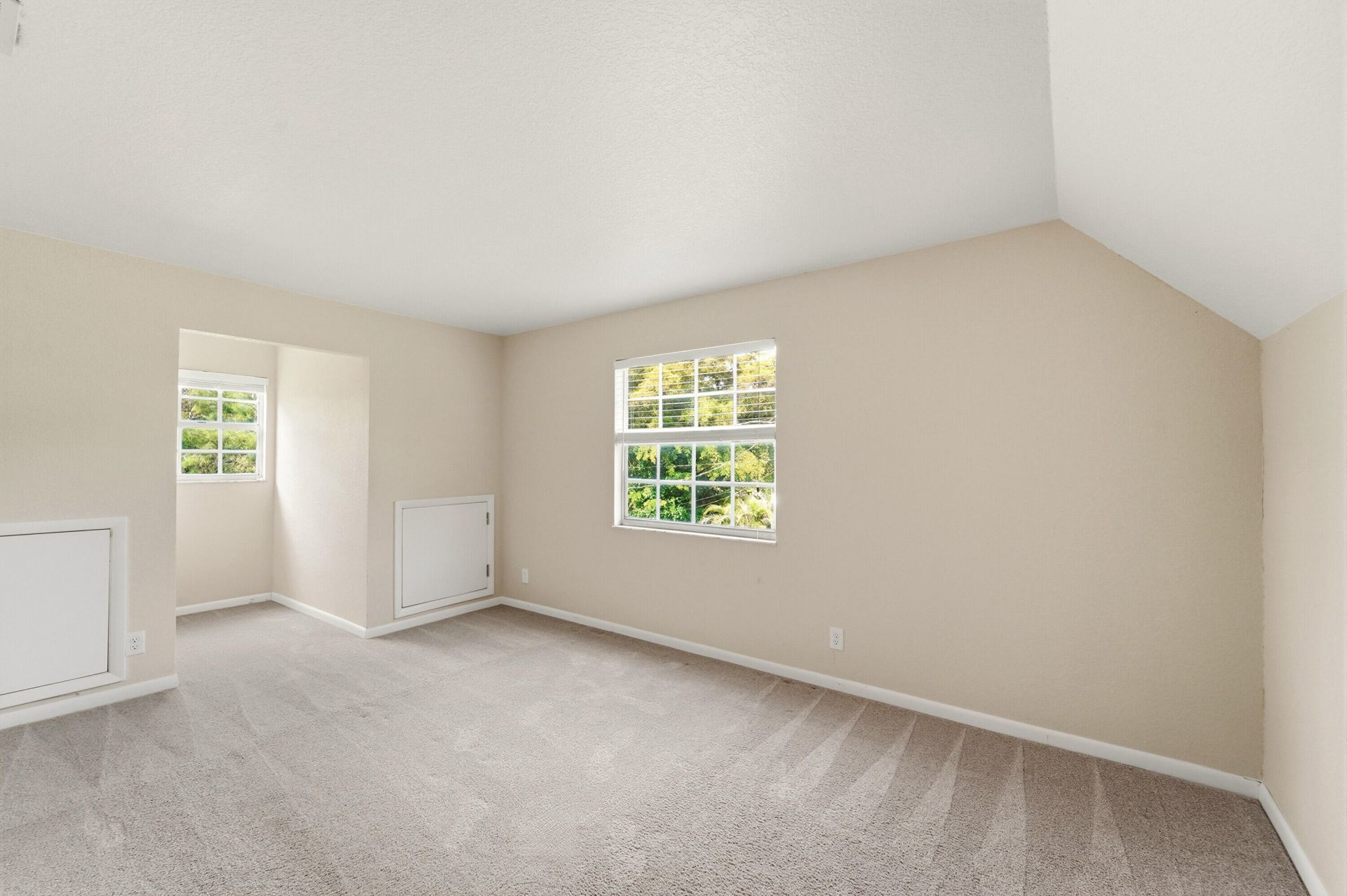 16317 Glasgow Drive E, The Acreage, FL 33470 Photo