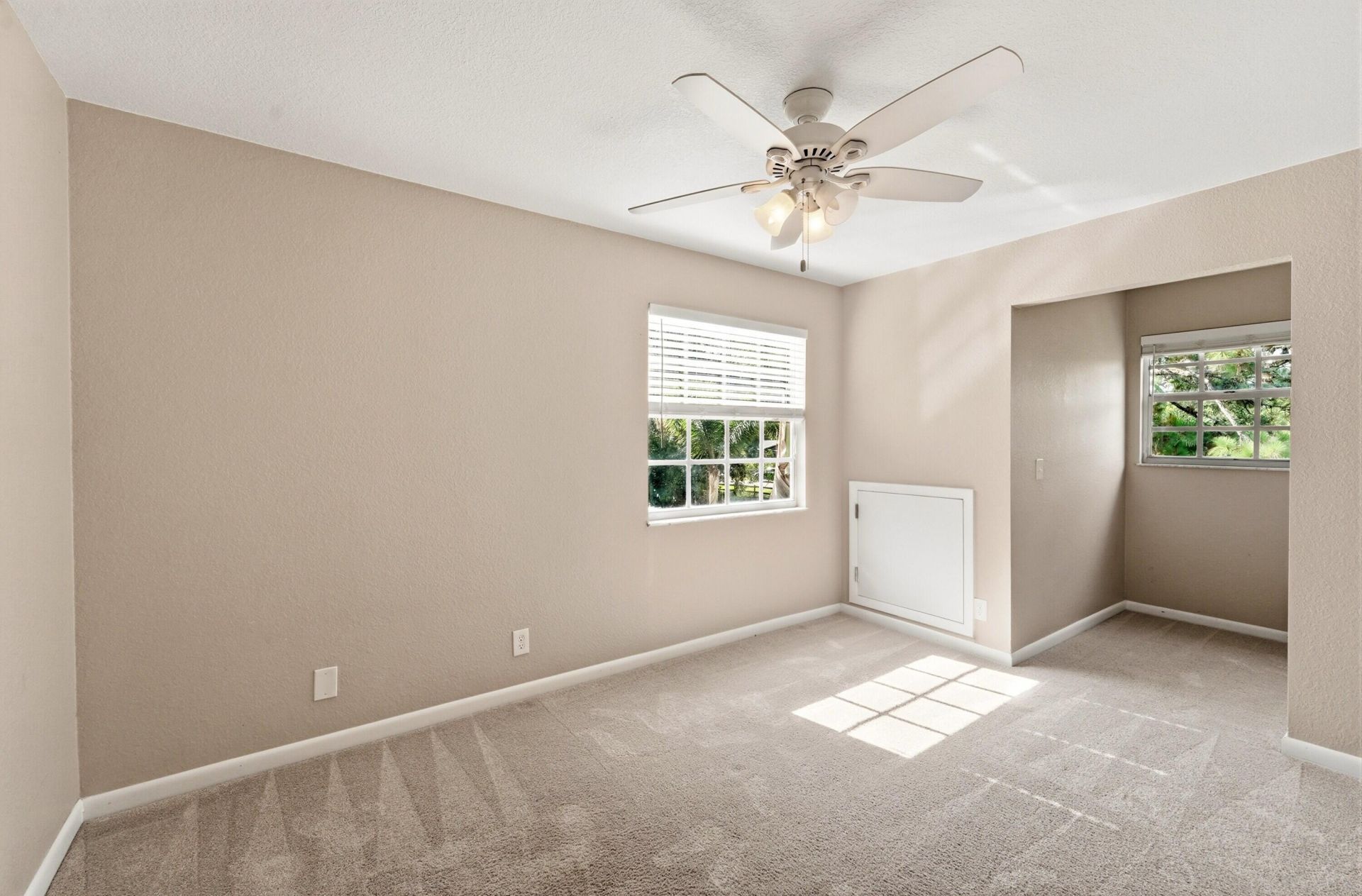 16317 Glasgow Drive E, The Acreage, FL 33470 Photo