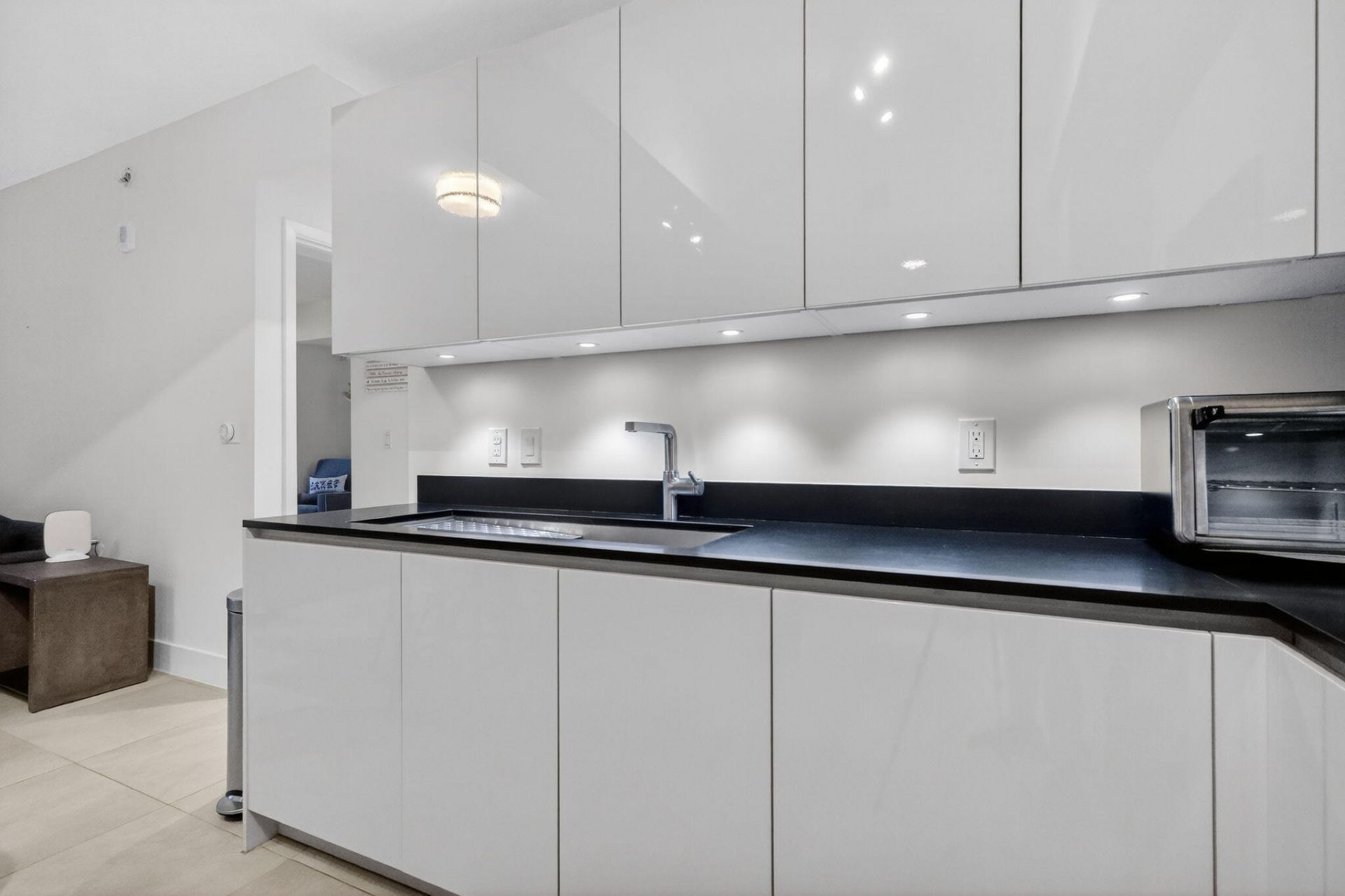 1010 Brickell Avenue, Unit 1607, Miami, FL 33131 Photo
