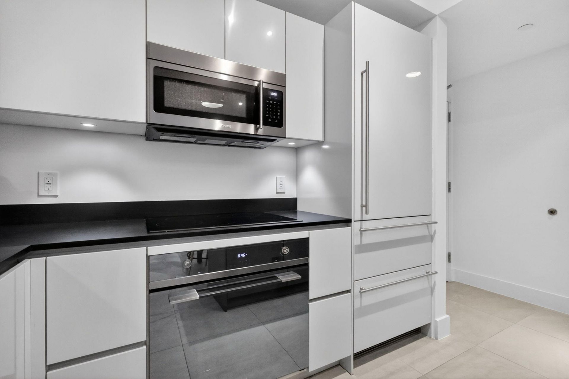 1010 Brickell Avenue, Unit 1607, Miami, FL 33131 Photo