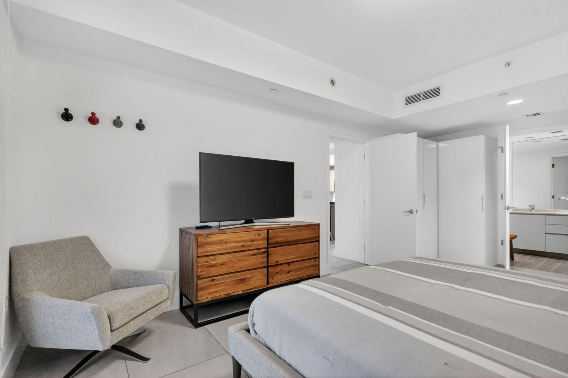 1010 Brickell Avenue, Unit 1607, Miami, FL 33131 Photo