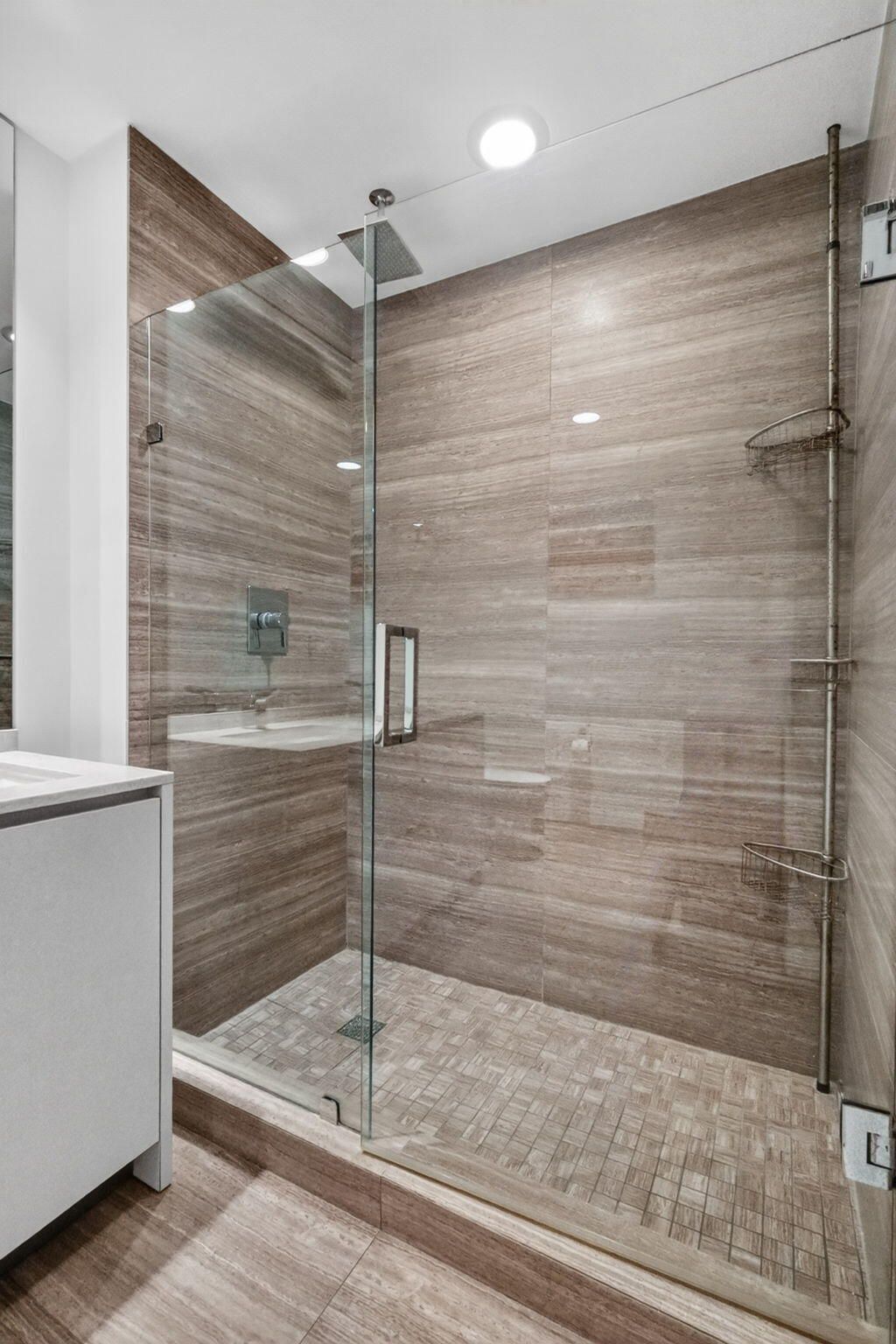 1010 Brickell Avenue, Unit 1607, Miami, FL 33131 Photo