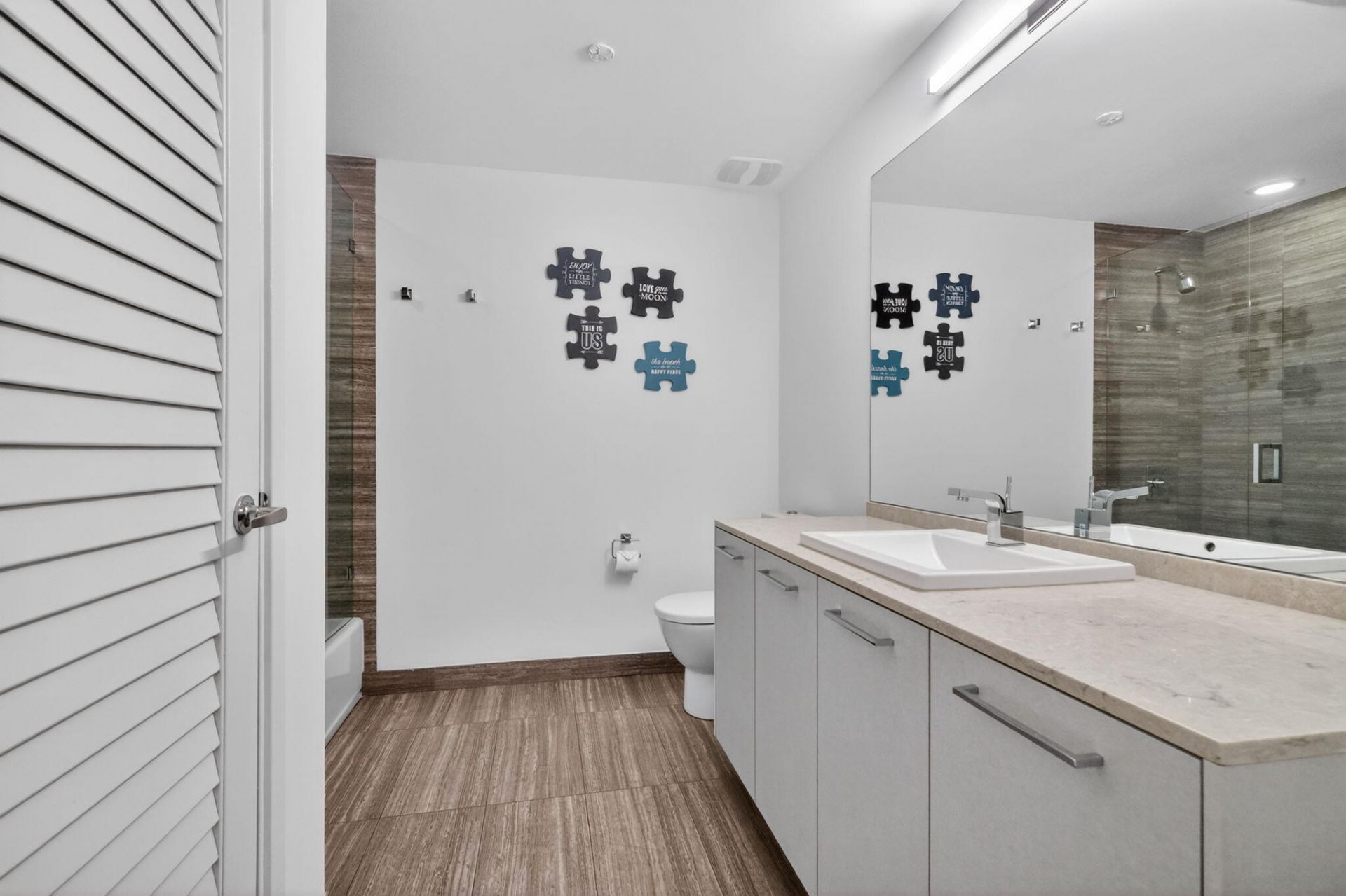 1010 Brickell Avenue, Unit 1607, Miami, FL 33131 Photo