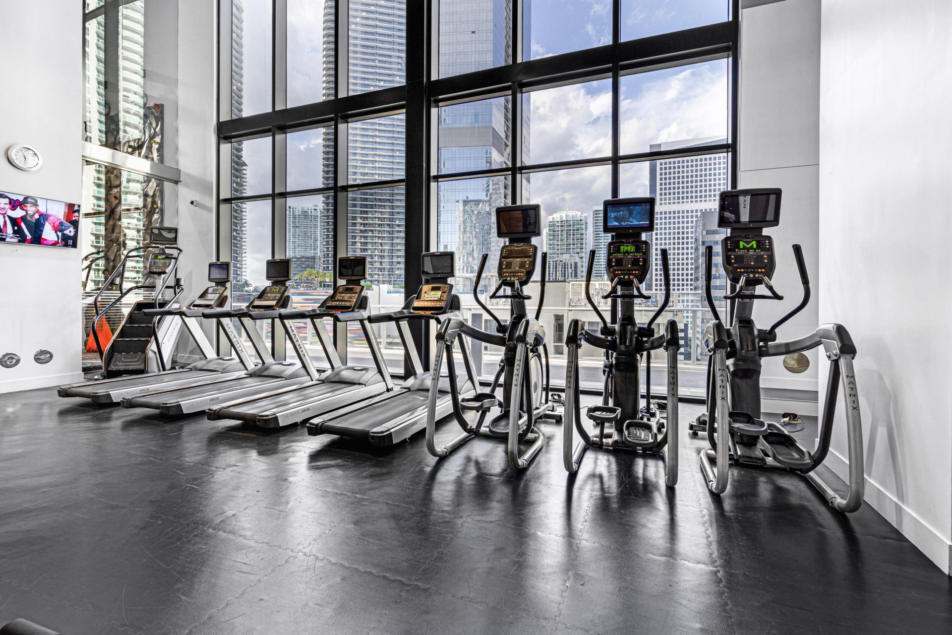 1010 Brickell Avenue, Unit 1607, Miami, FL 33131 Photo