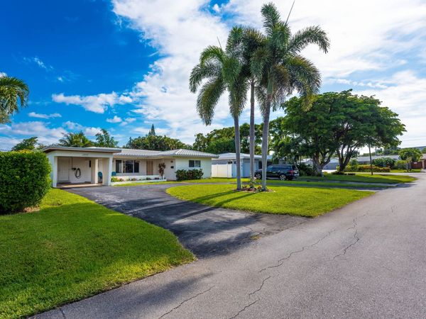 1777 NE 46th Street, Oakland Park, FL 33334