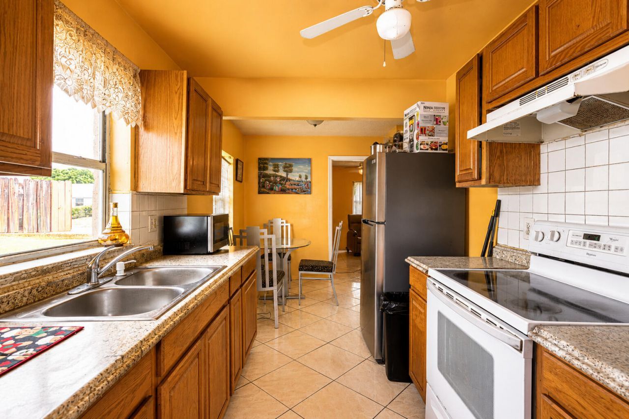 10304 Pippin Lane, Royal Palm Beach, FL 33411 Photo