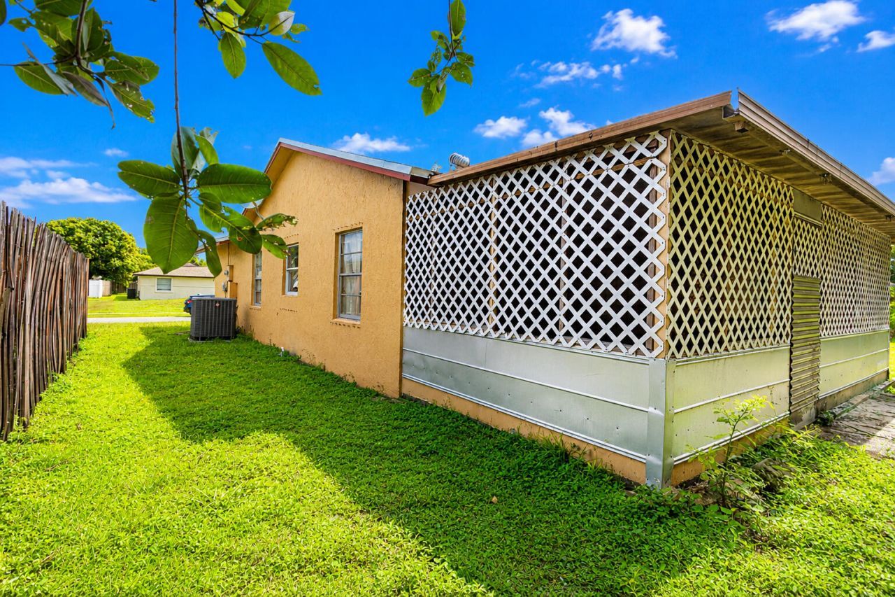 10304 Pippin Lane, Royal Palm Beach, FL 33411 Photo