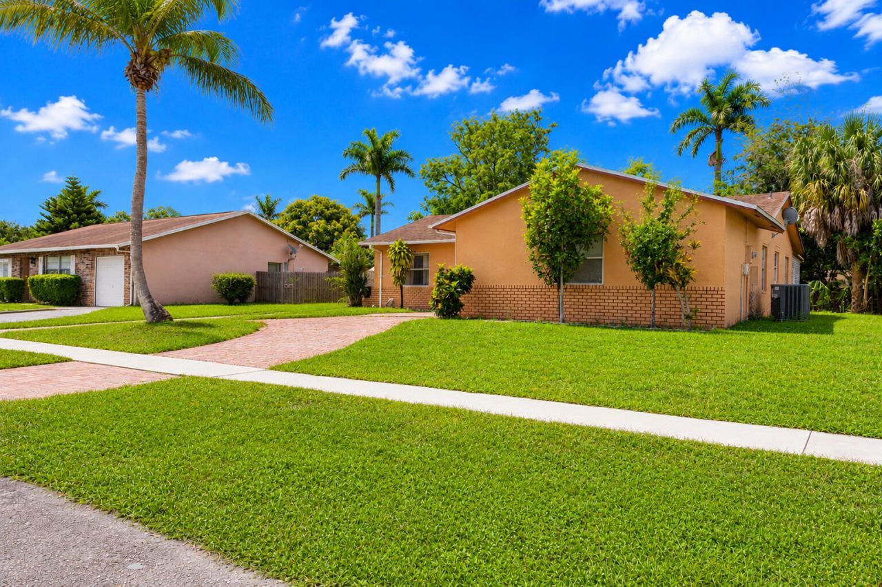 10304 Pippin Lane, Royal Palm Beach, FL 33411 Photo