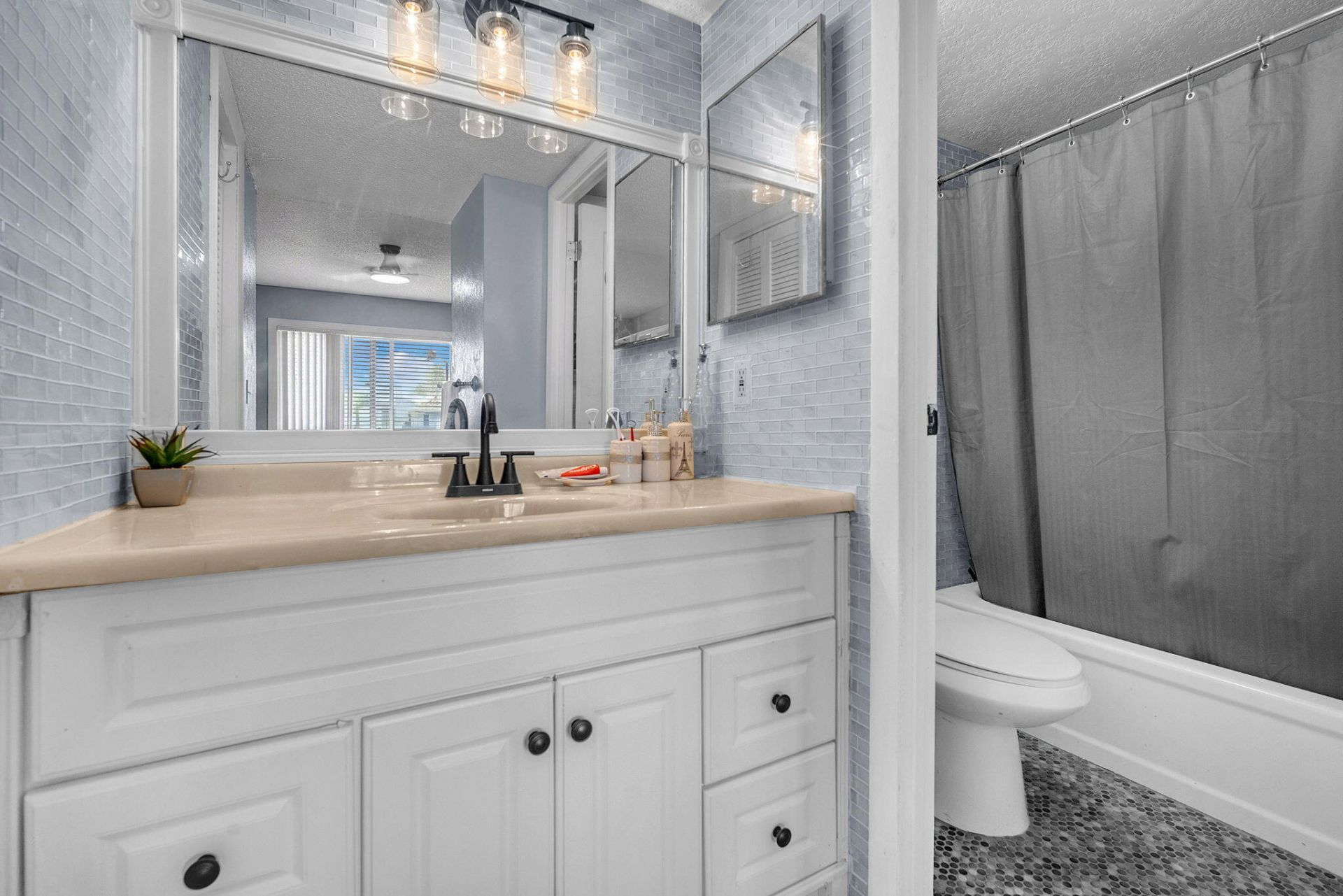 6361 N Falls Cir Drive, Unit 408, Lauderhill, FL 33319 Photo
