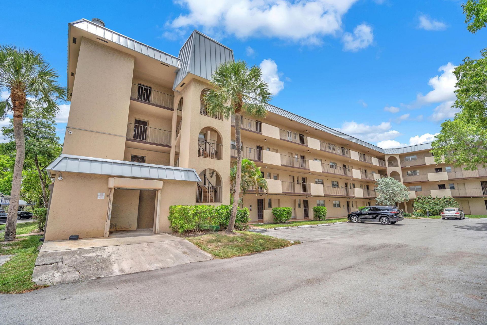 6361 N Falls Cir Drive, Unit 408, Lauderhill, FL 33319 Photo