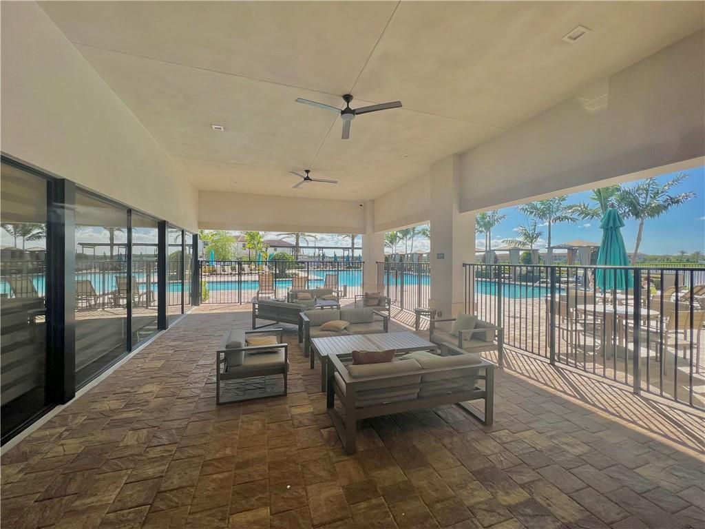 10490 W 33rd Way, Hialeah, FL 33018 Photo