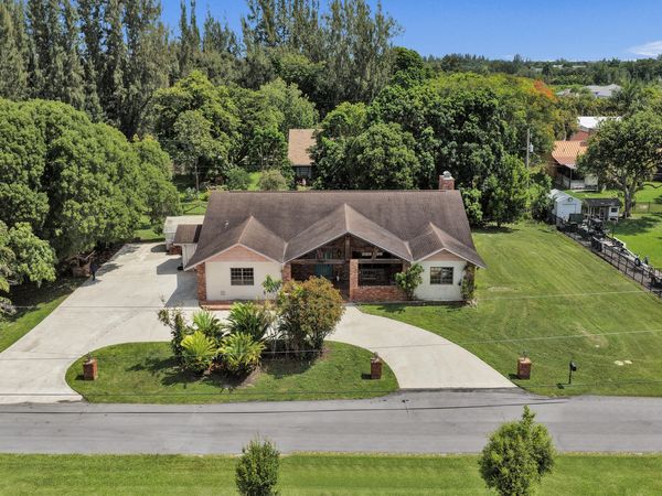 17151 SW 62nd Court, Southwest Ranches, FL 33331