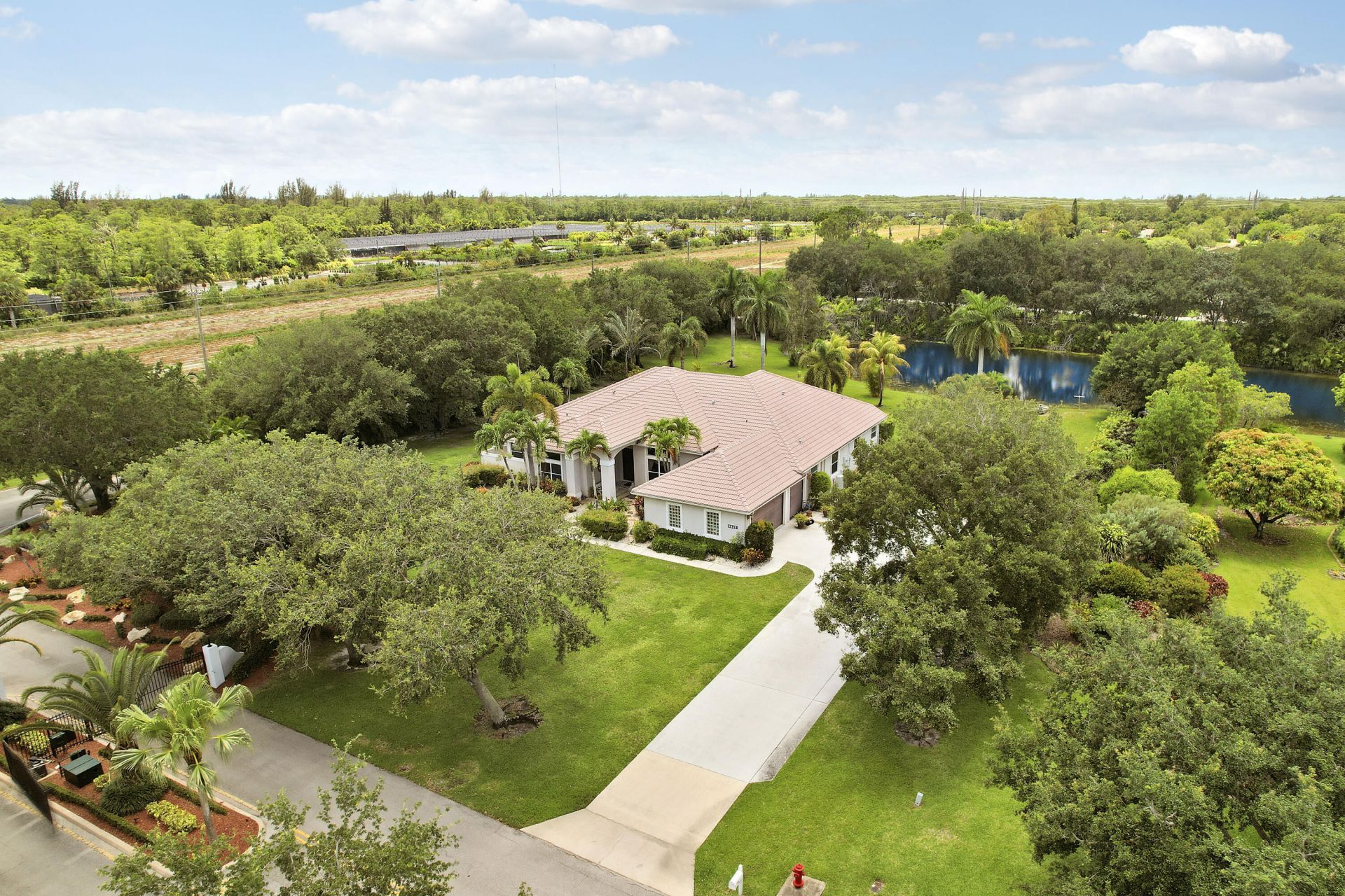 5835 Lago Del Sol Drive, Lake Worth, FL 33449 Photo
