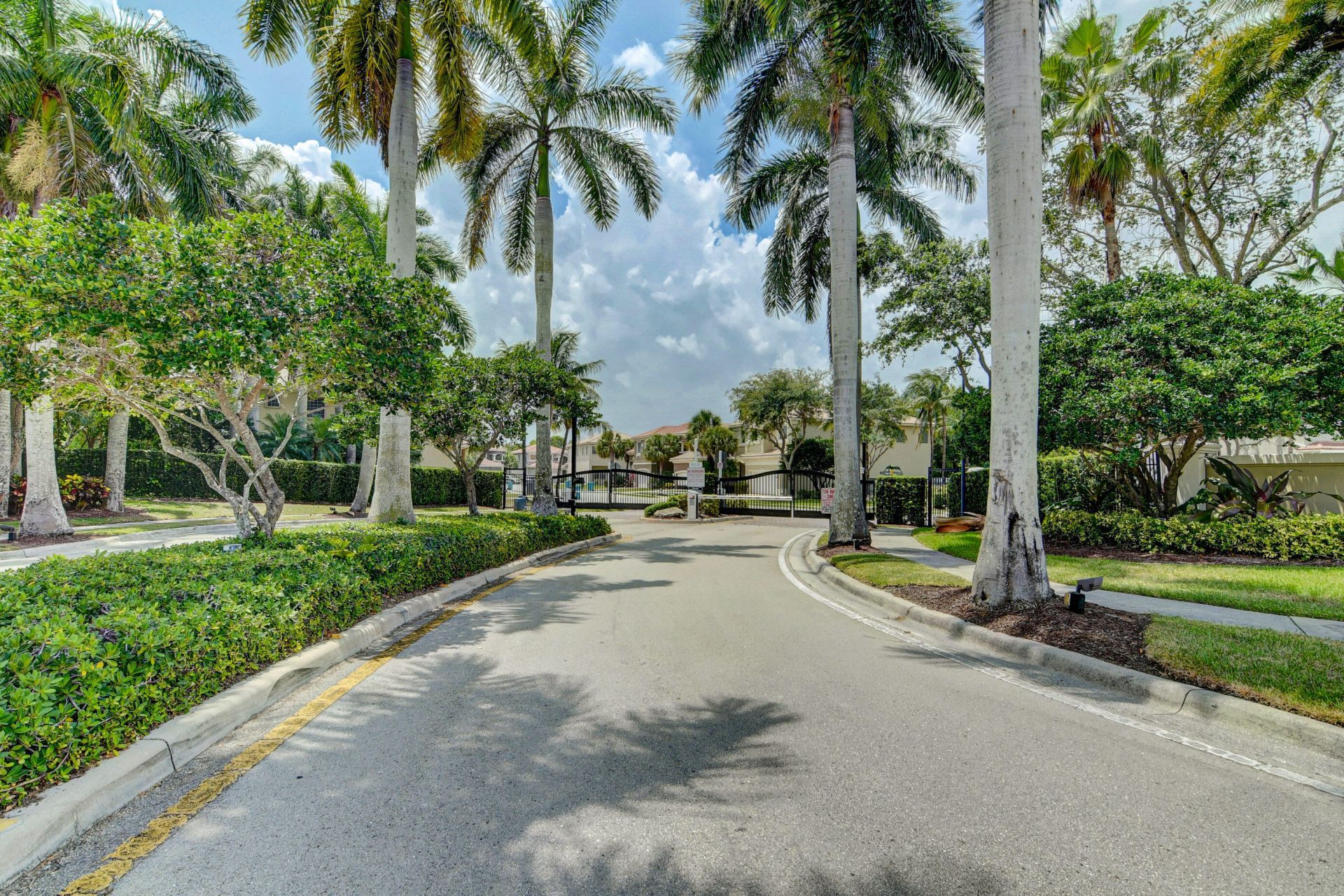 1088 Grove Park Circle, Boynton Beach, FL 33436 Photo