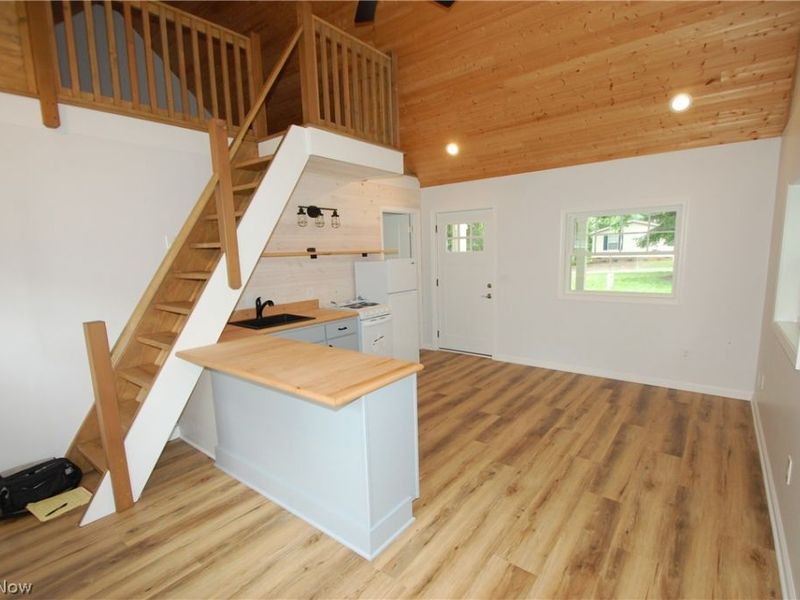 10029 Cummins Drive, Deerfield, OH 44411 Photo 13