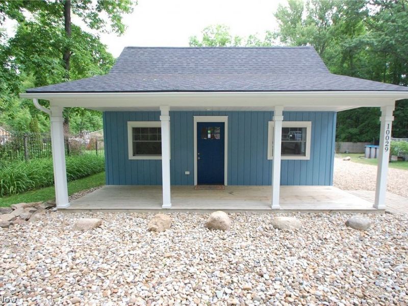 10029 Cummins Drive, Deerfield, OH 44411 Photo 2