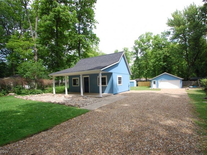 10029 Cummins Drive, Deerfield, OH 44411 Photo 3