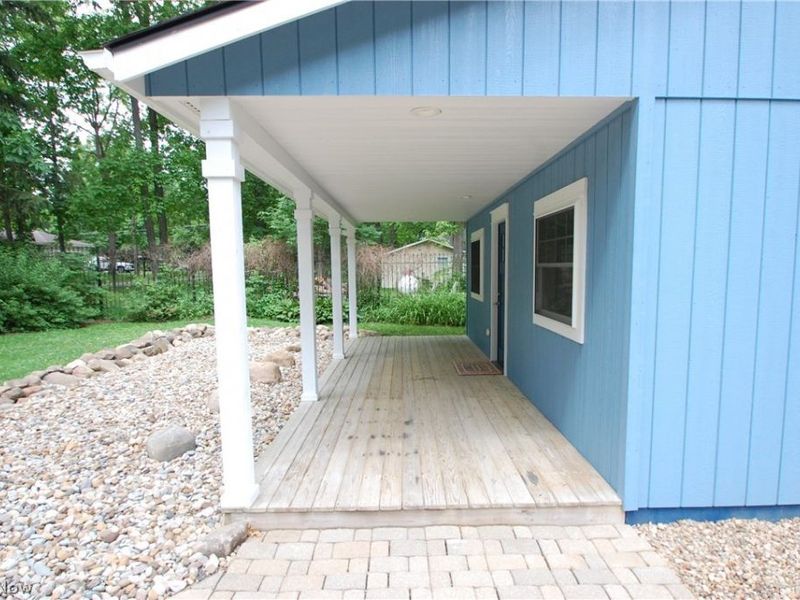 10029 Cummins Drive, Deerfield, OH 44411 Photo 4